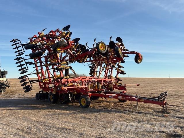 Bourgault 8810 Mechanické secí stroje