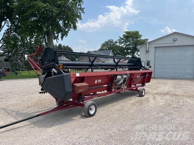 Case IH 1020 Kombajnové hlavice