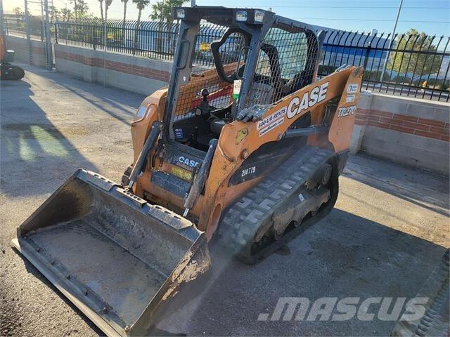 CASE TR270 Smykem řízené nakladače