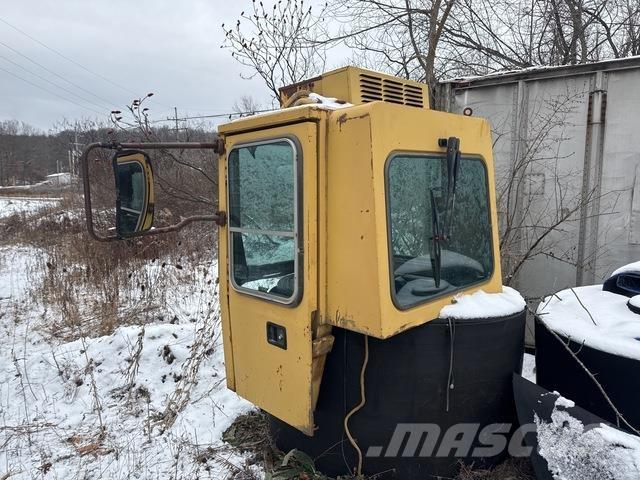 CAT  Kabiny a interiér