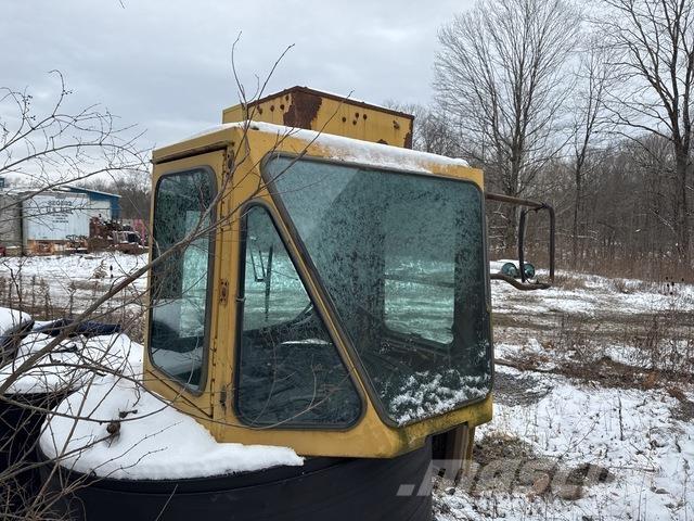 CAT  Kabiny a interiér