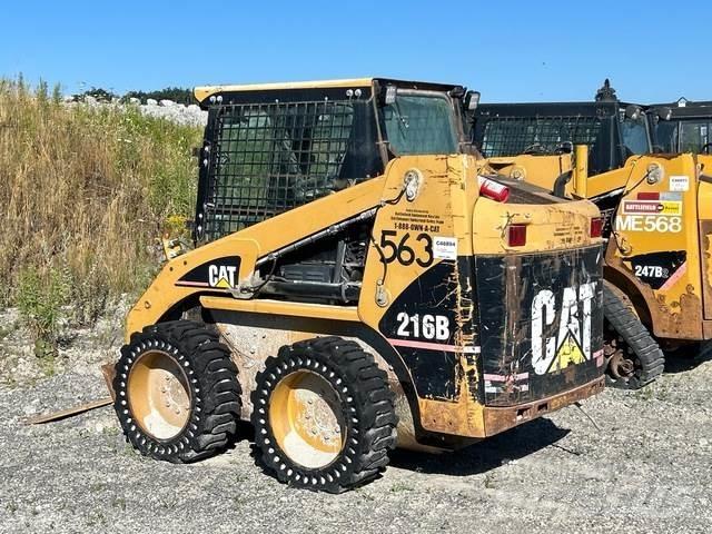 CAT 216B Smykem řízené nakladače