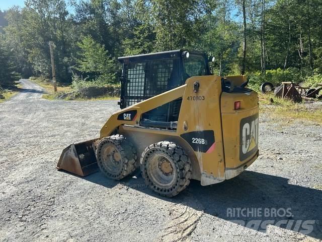 CAT 226B3 Smykem řízené nakladače