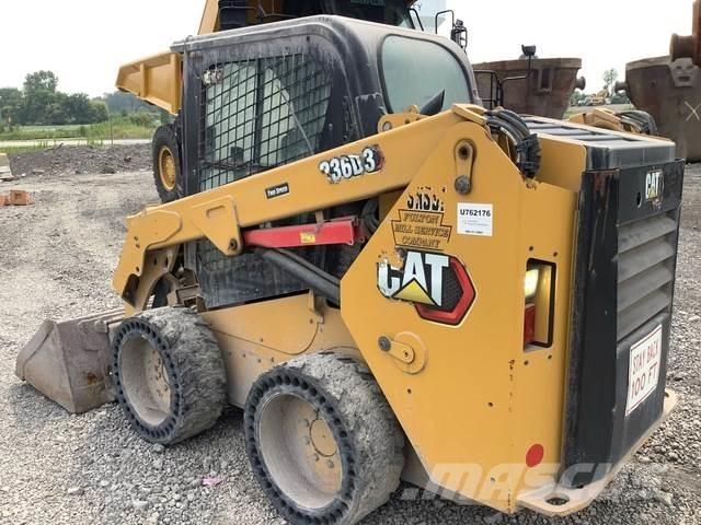 CAT 236D3 Smykem řízené nakladače