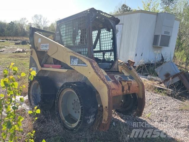 CAT 252B Smykem řízené nakladače