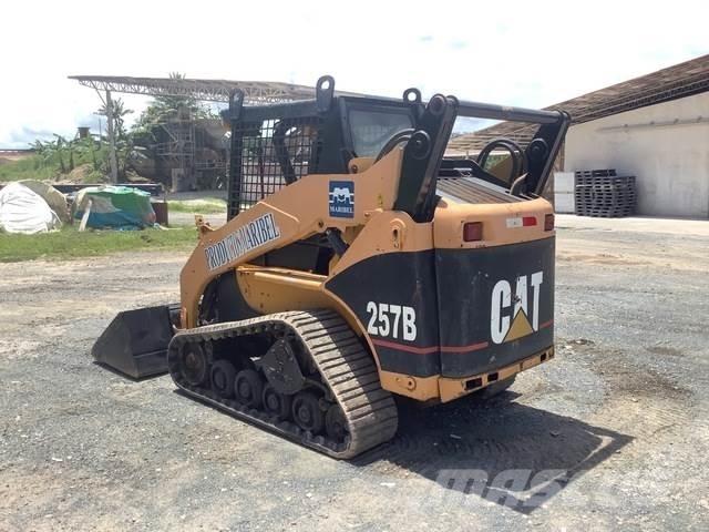 CAT 257B Smykem řízené nakladače