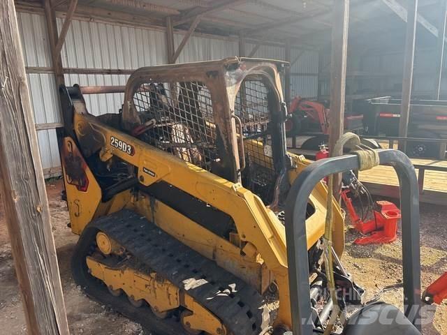CAT 259D3 Smykem řízené nakladače