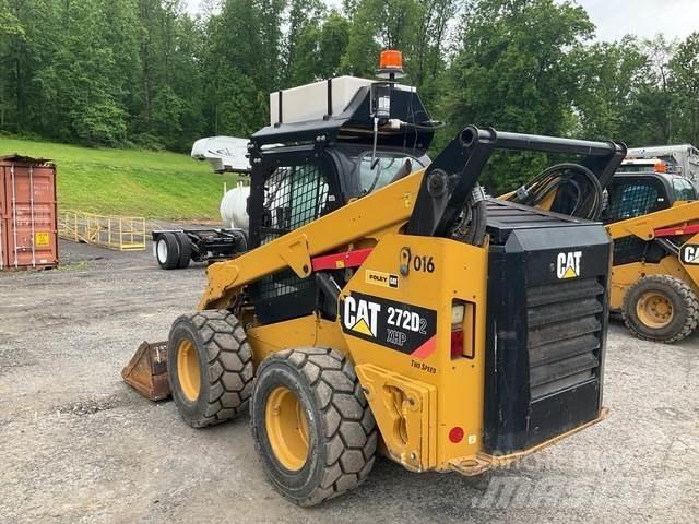 CAT 272D2 XHP Smykem řízené nakladače
