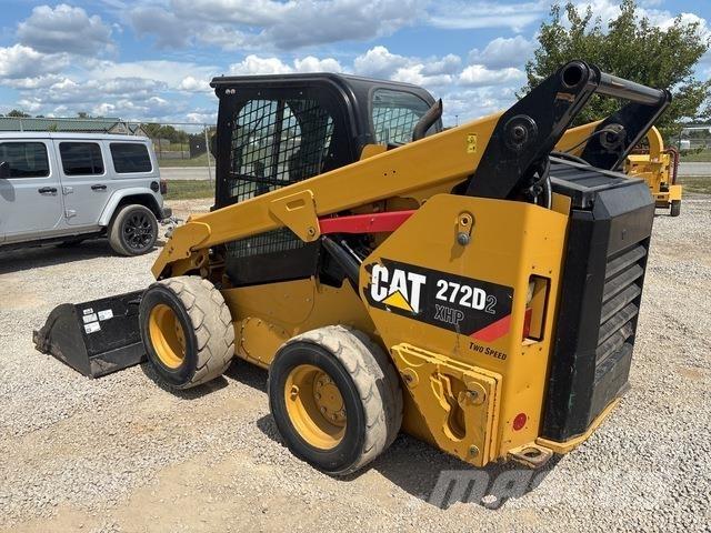 CAT 272D2 XHP Smykem řízené nakladače
