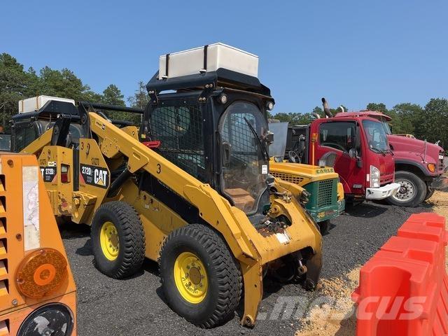 CAT 272D2XHP Smykem řízené nakladače