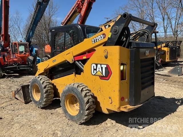 CAT 272D3XE Smykem řízené nakladače