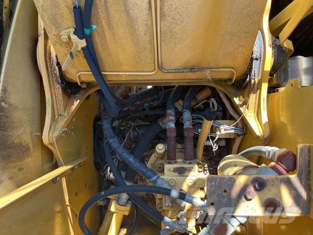 CAT 311C Pásová rýpadla
