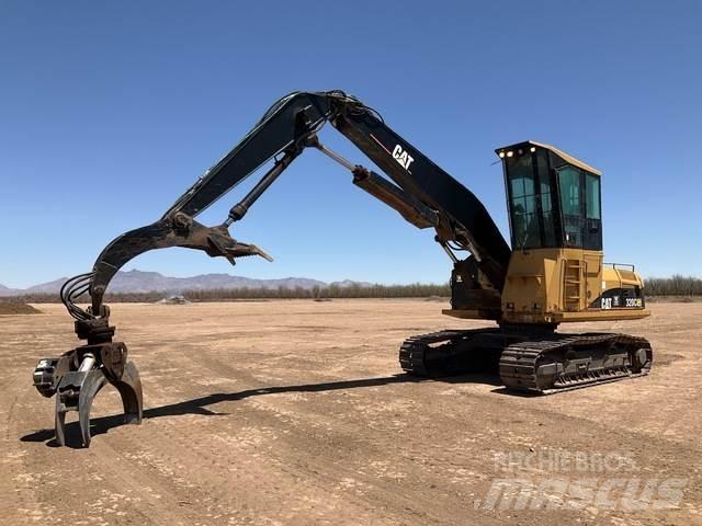 CAT 320C Lesní nakladače
