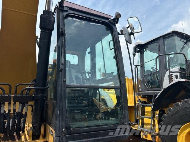 CAT 320E-2 Pásová rýpadla
