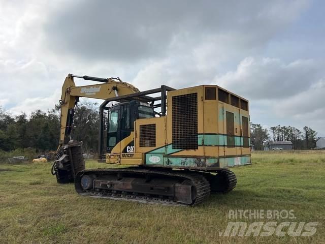 CAT 321D Pásová rýpadla