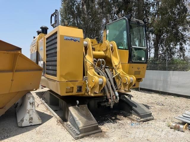 CAT 5110B Pásová rýpadla