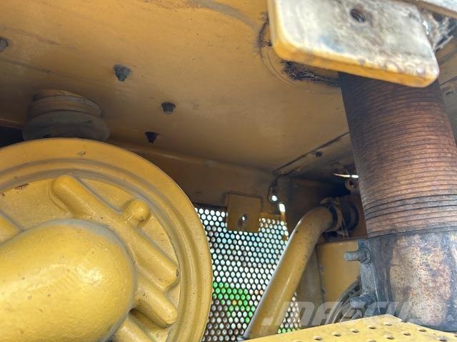 CAT 527 Pásové dozery