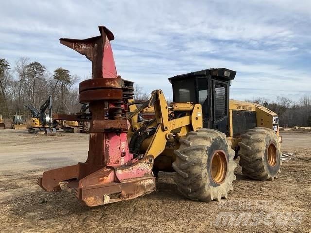 CAT 573 Kácecí harvestory