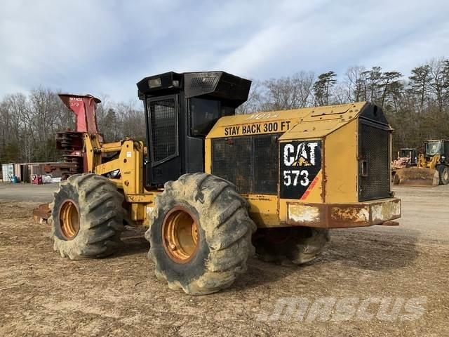 CAT 573 Kácecí harvestory