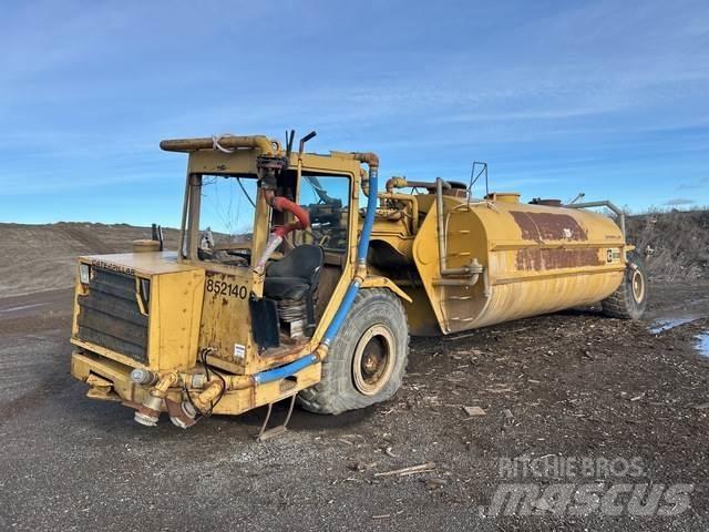CAT 613B Cisterny na vodu