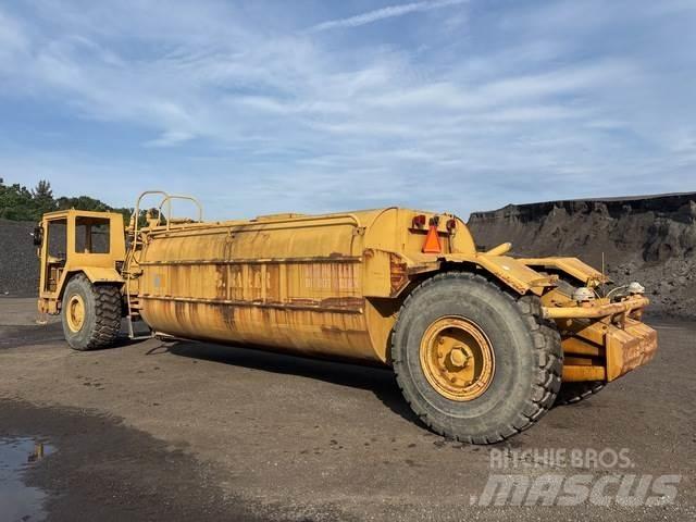 CAT 613B Cisterny na vodu