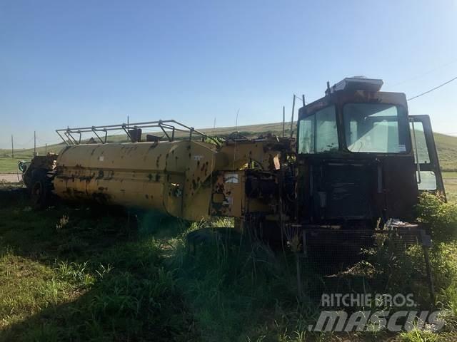 CAT 613C Cisterny na vodu