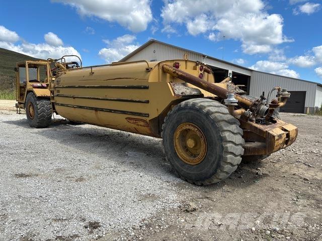 CAT 613C Cisterny na vodu