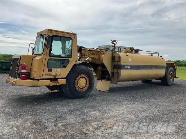 CAT 613C Cisterny na vodu