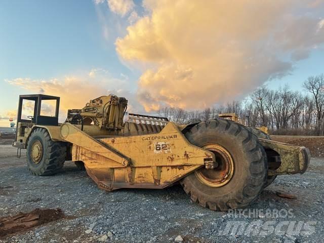 CAT 621 Skrejpry