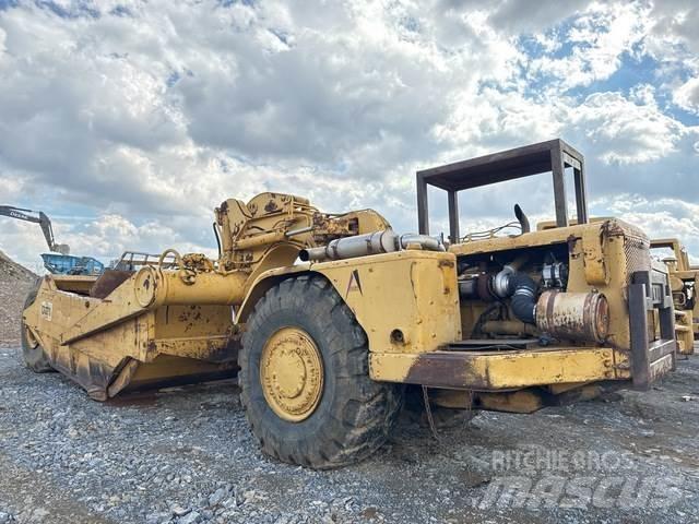 CAT 621 Skrejpry