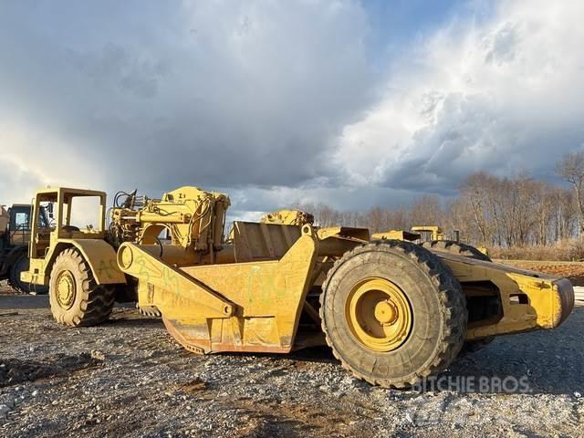 CAT 621B Skrejpry
