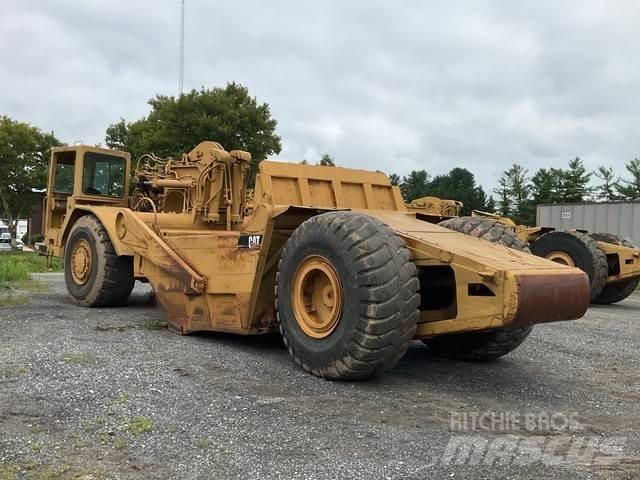 CAT 621B Skrejpry