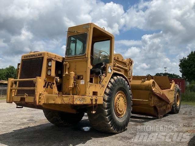 CAT 621B Skrejpry
