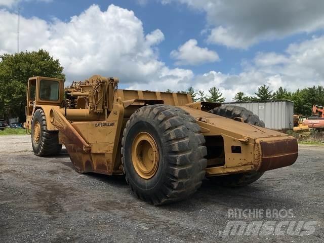 CAT 621B Skrejpry
