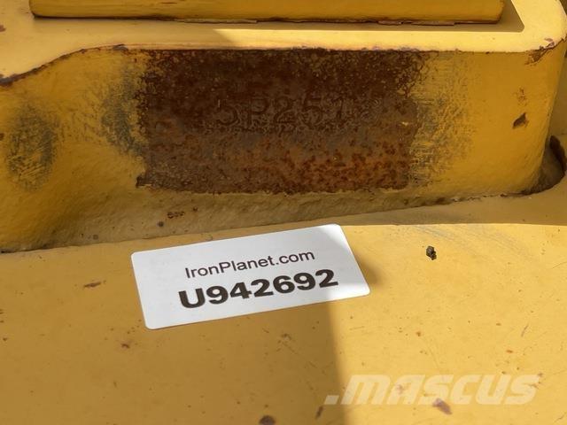 CAT 621B Skrejpry
