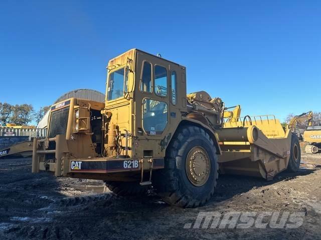 CAT 621B Skrejpry
