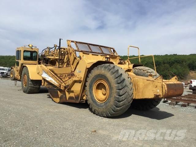 CAT 621G Skrejpry