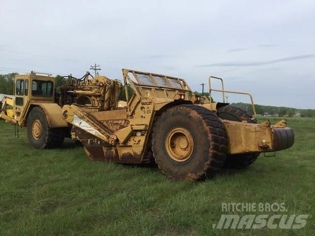 CAT 621G Skrejpry