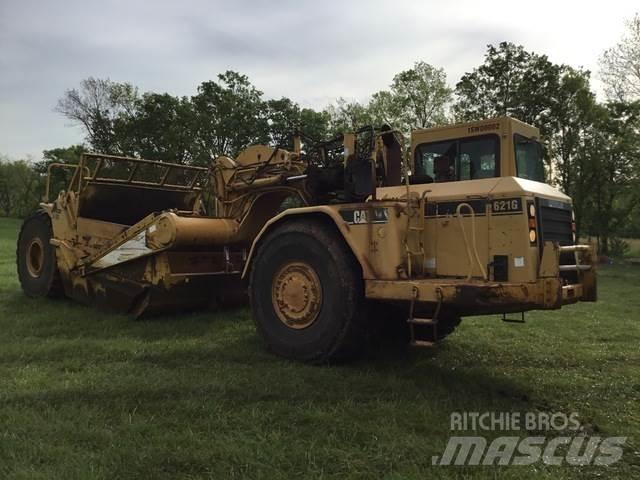 CAT 621G Skrejpry