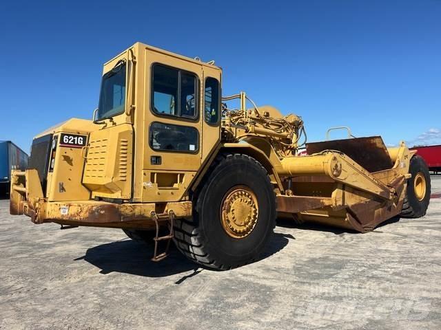 CAT 621G Skrejpry