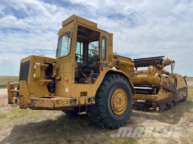 CAT 623B Skrejpry
