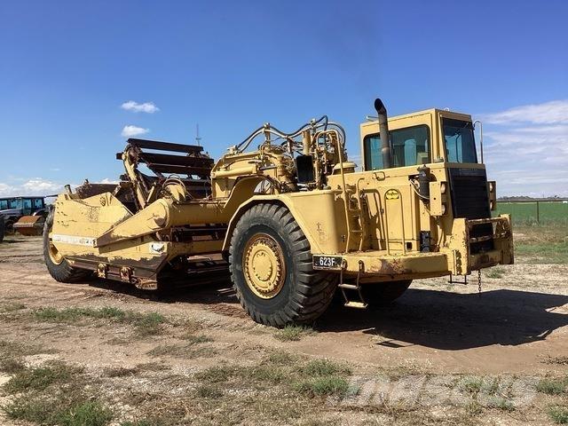 CAT 623F Skrejpry
