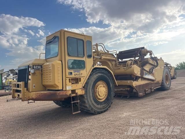 CAT 623G Skrejpry