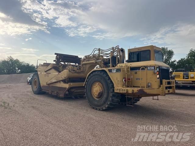 CAT 623G Skrejpry