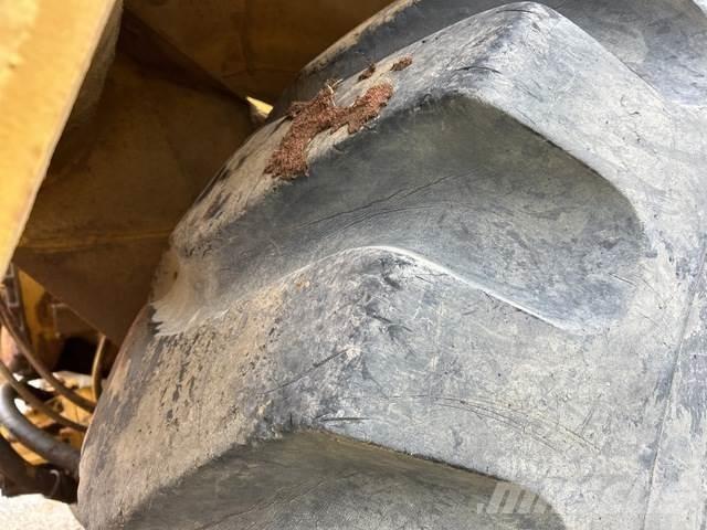 CAT 637D Skrejpry
