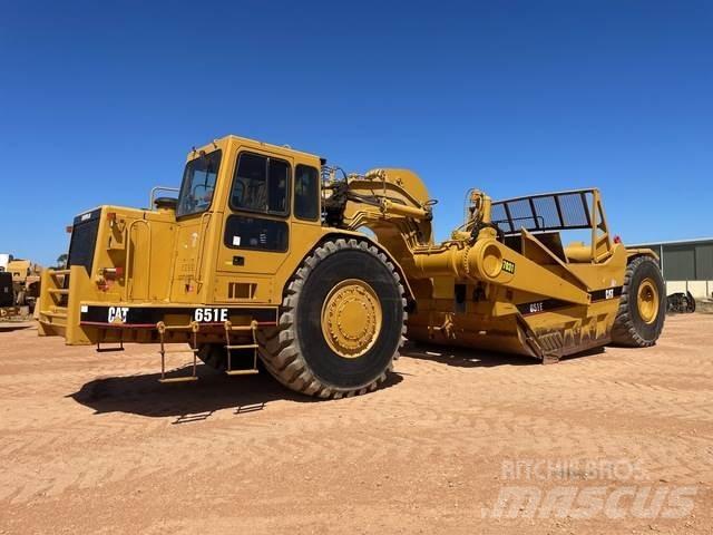 CAT 651E Skrejpry