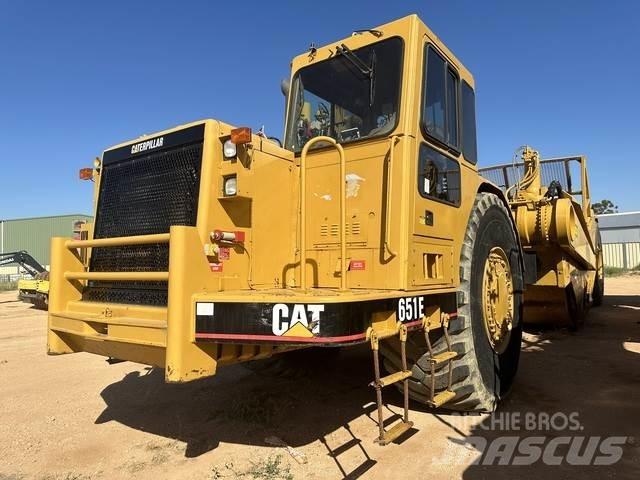 CAT 651E Skrejpry
