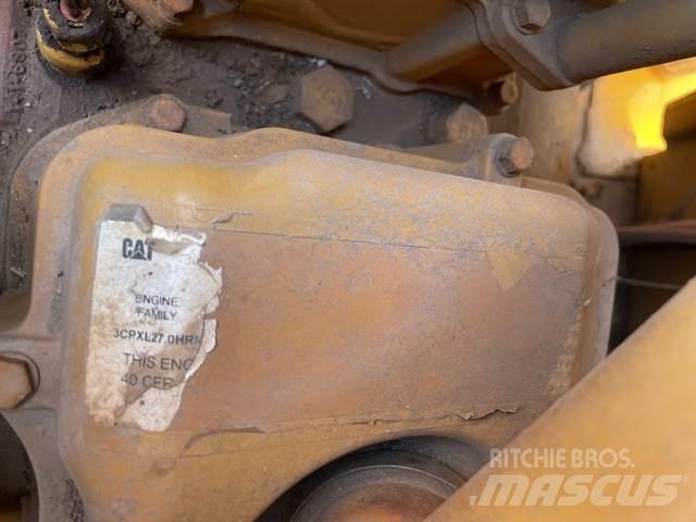 CAT 651E Skrejpry