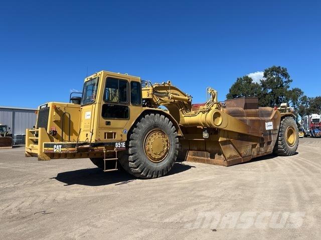 CAT 651E Cisterny na vodu