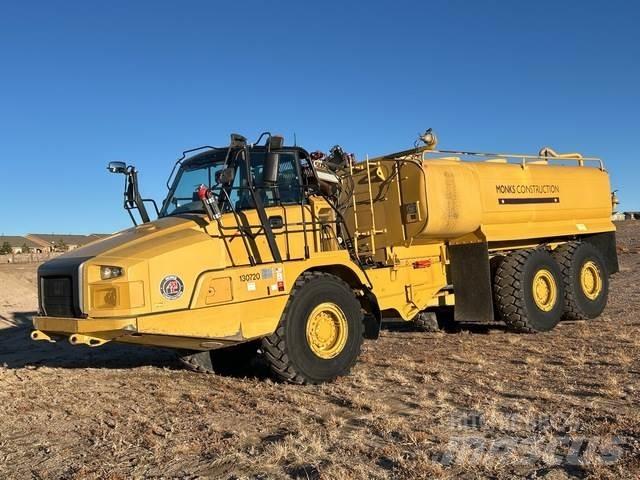 CAT 730C Cisterny na vodu